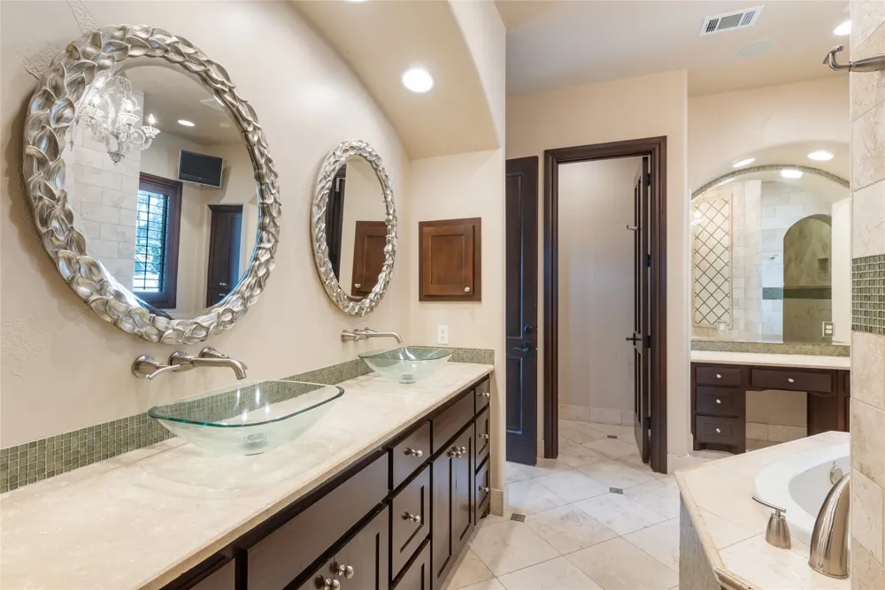 303 Camino Arbolago Street Lakeway, TX 78734
