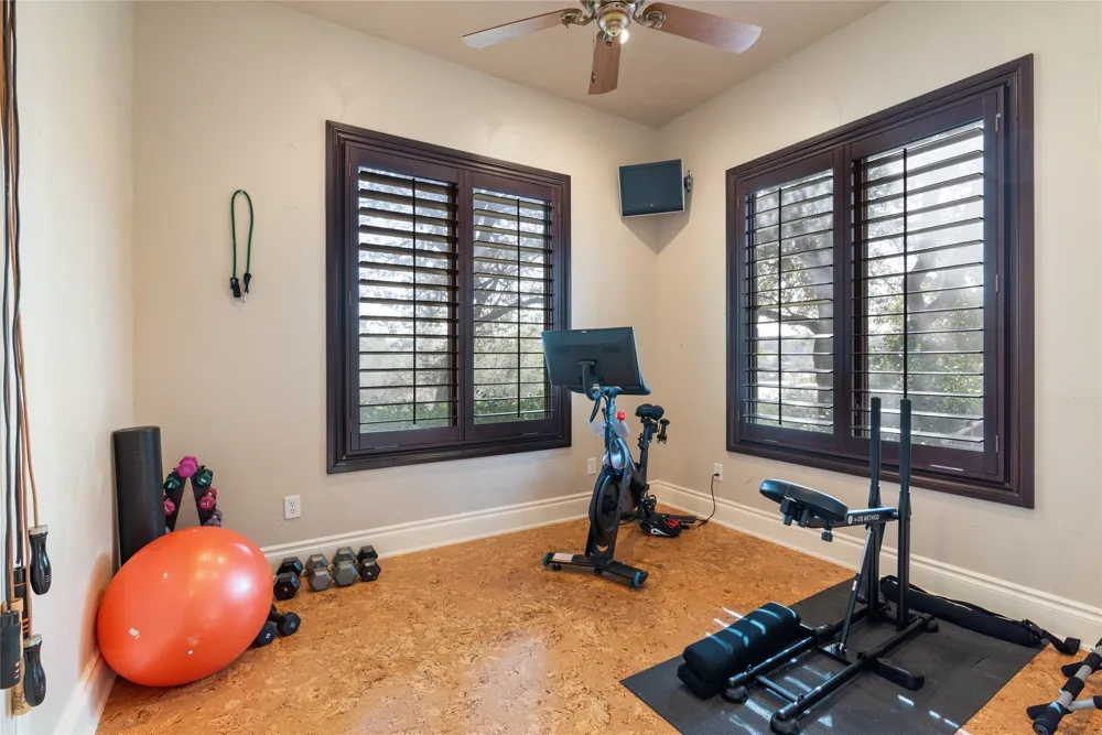 303 Camino Arbolago Street Lakeway, TX 78734