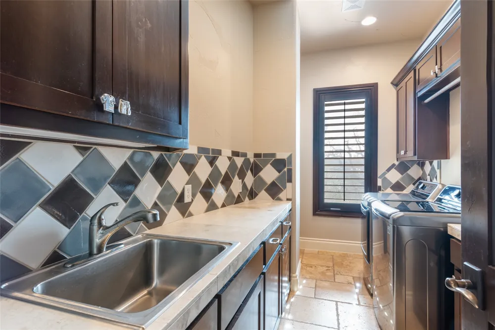 303 Camino Arbolago Street Lakeway, TX 78734