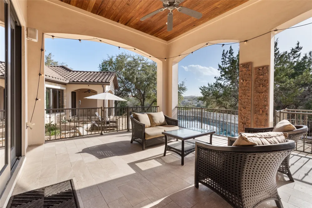 303 Camino Arbolago Street Lakeway, TX 78734