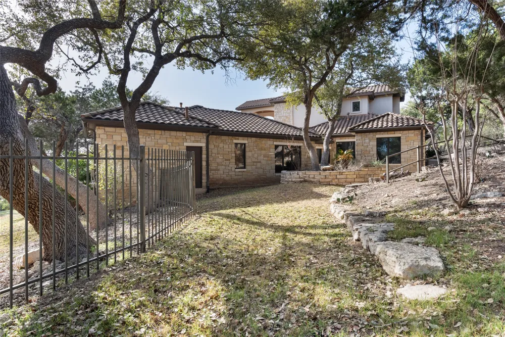 303 Camino Arbolago Street Lakeway, TX 78734