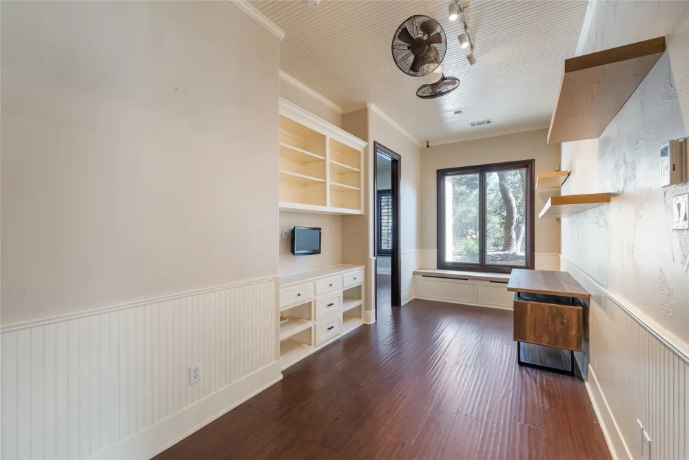 303 Camino Arbolago Street Lakeway, TX 78734