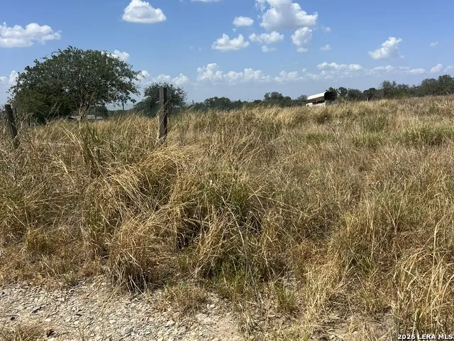 4215 Butterfly Von Ormy, TX 78073