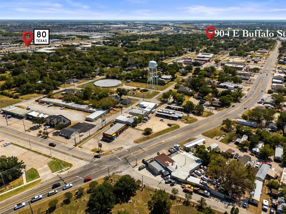 904 E Buffalo Street Forney, TX 75126