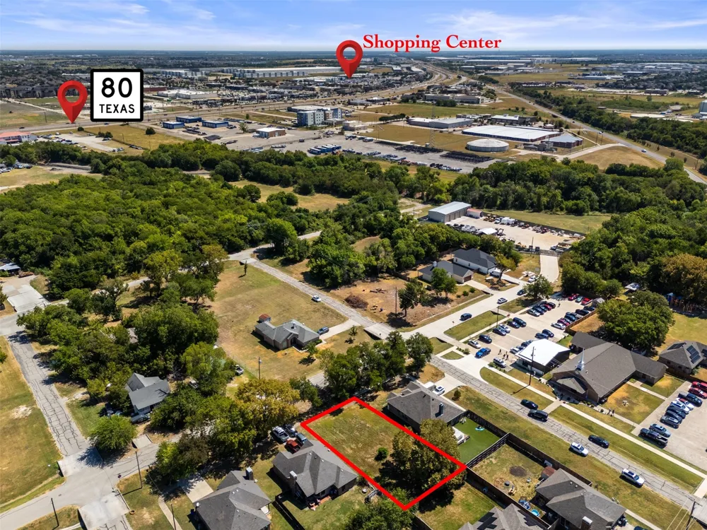 904 E Buffalo Street Forney, TX 75126