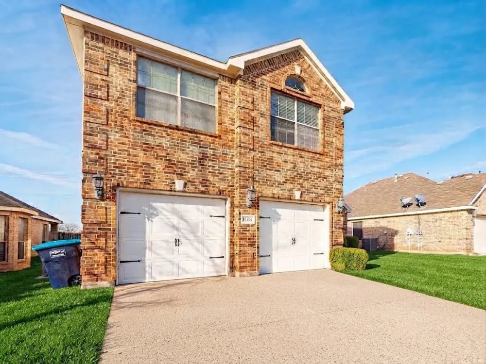 11208 Whispering Brook Lane Fort Worth, TX 76140