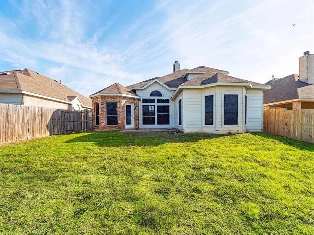 11208 Whispering Brook Lane Fort Worth, TX 76140