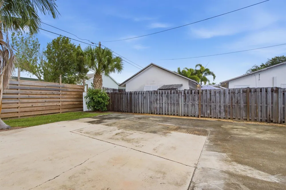 19074 SE FEARNLEY DRIVE Jupiter, FL 33469