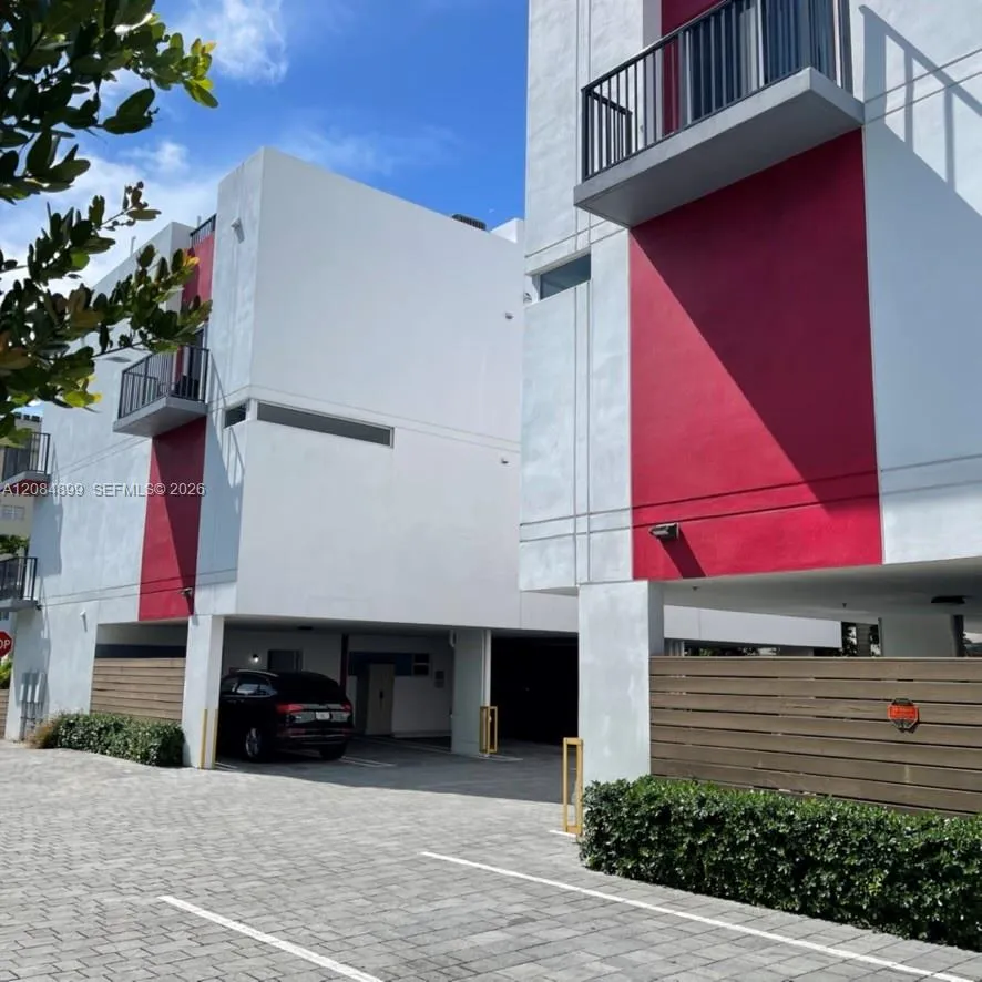 1813 Madison St Hollywood, FL 33020