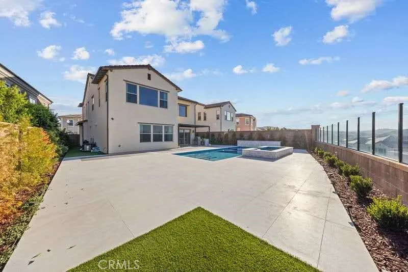133 Drumbeat Irvine, CA 92618