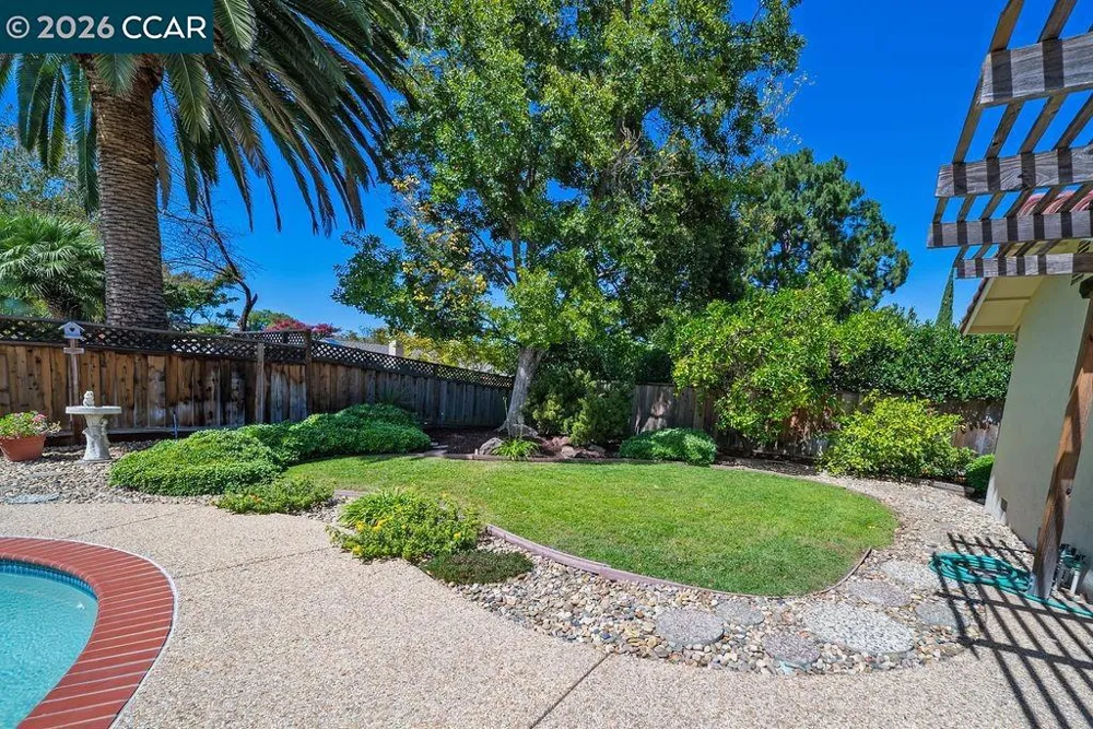 945 Natchez Dr Walnut Creek, CA 94598