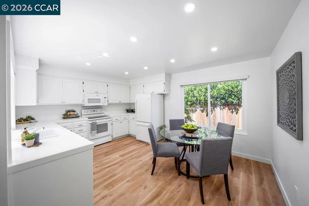 945 Natchez Dr Walnut Creek, CA 94598