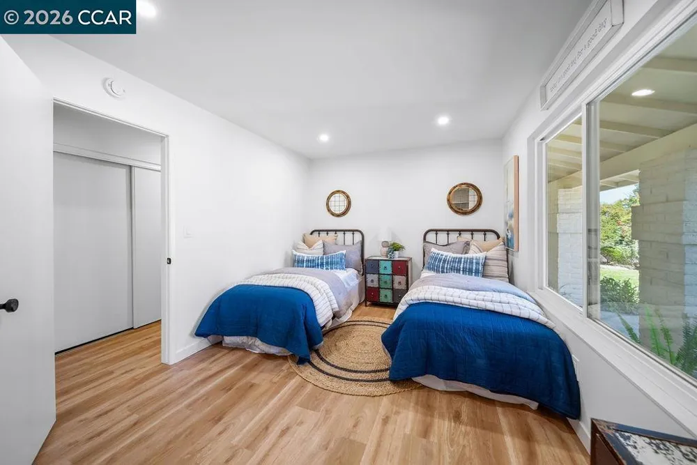 945 Natchez Dr Walnut Creek, CA 94598