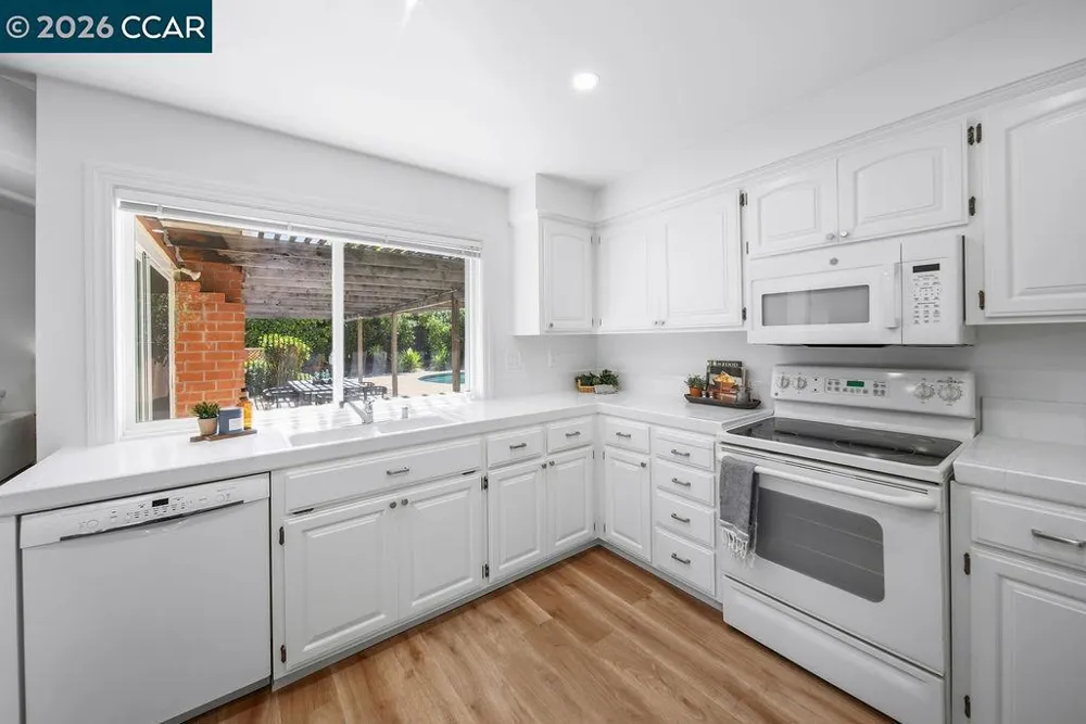 945 Natchez Dr Walnut Creek, CA 94598