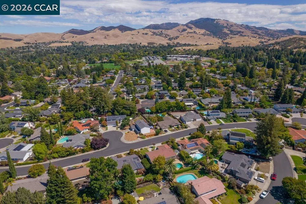 945 Natchez Dr Walnut Creek, CA 94598