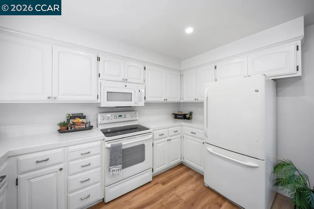945 Natchez Dr Walnut Creek, CA 94598