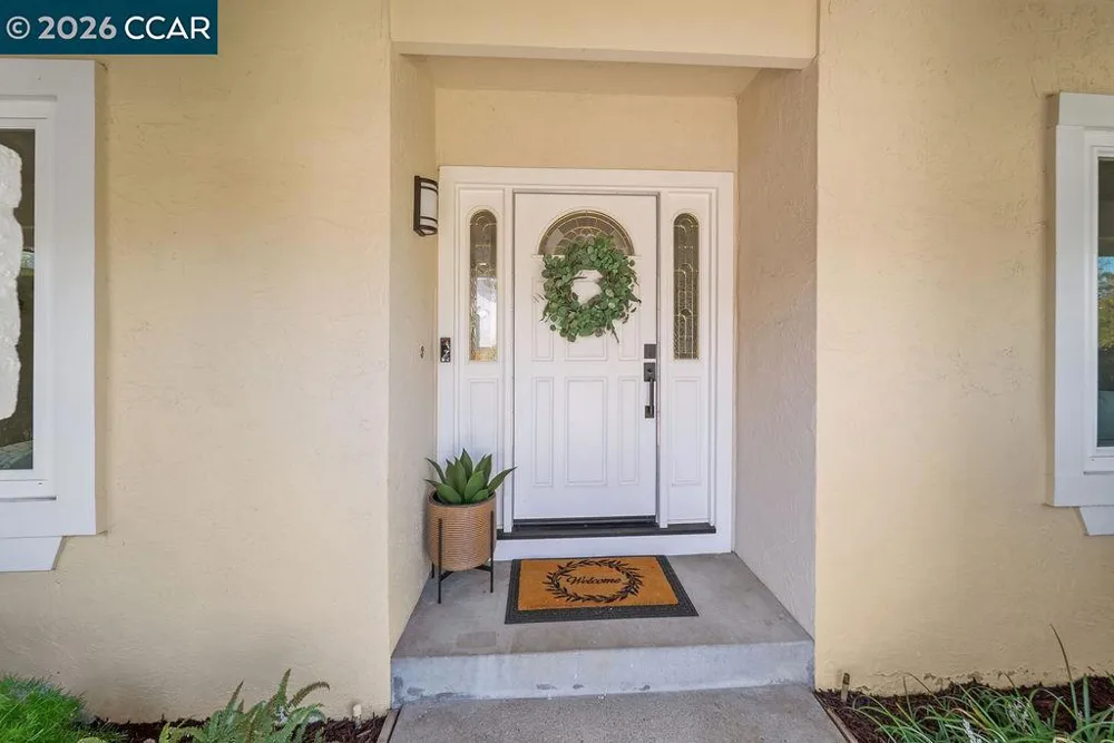 945 Natchez Dr Walnut Creek, CA 94598