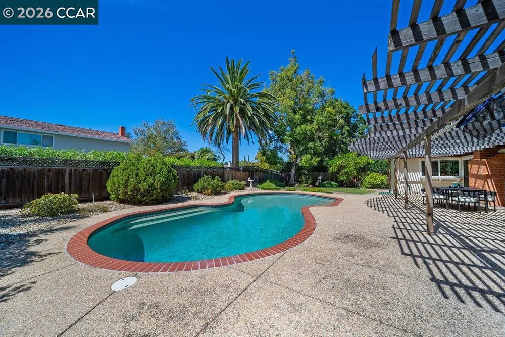 945 Natchez Dr Walnut Creek, CA 94598