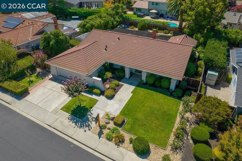 945 Natchez Dr Walnut Creek, CA 94598