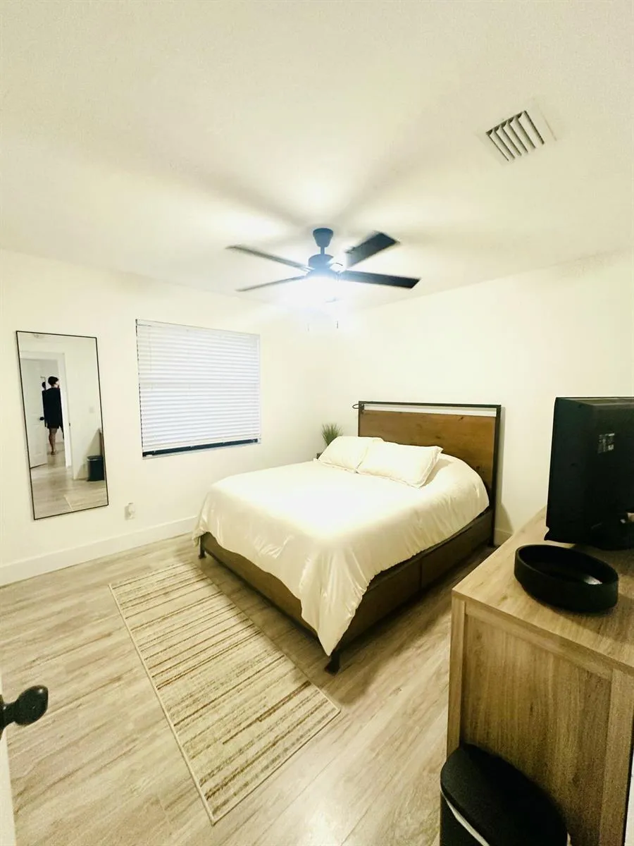 8715 SOL TERRACE West Palm Beach, FL 33403