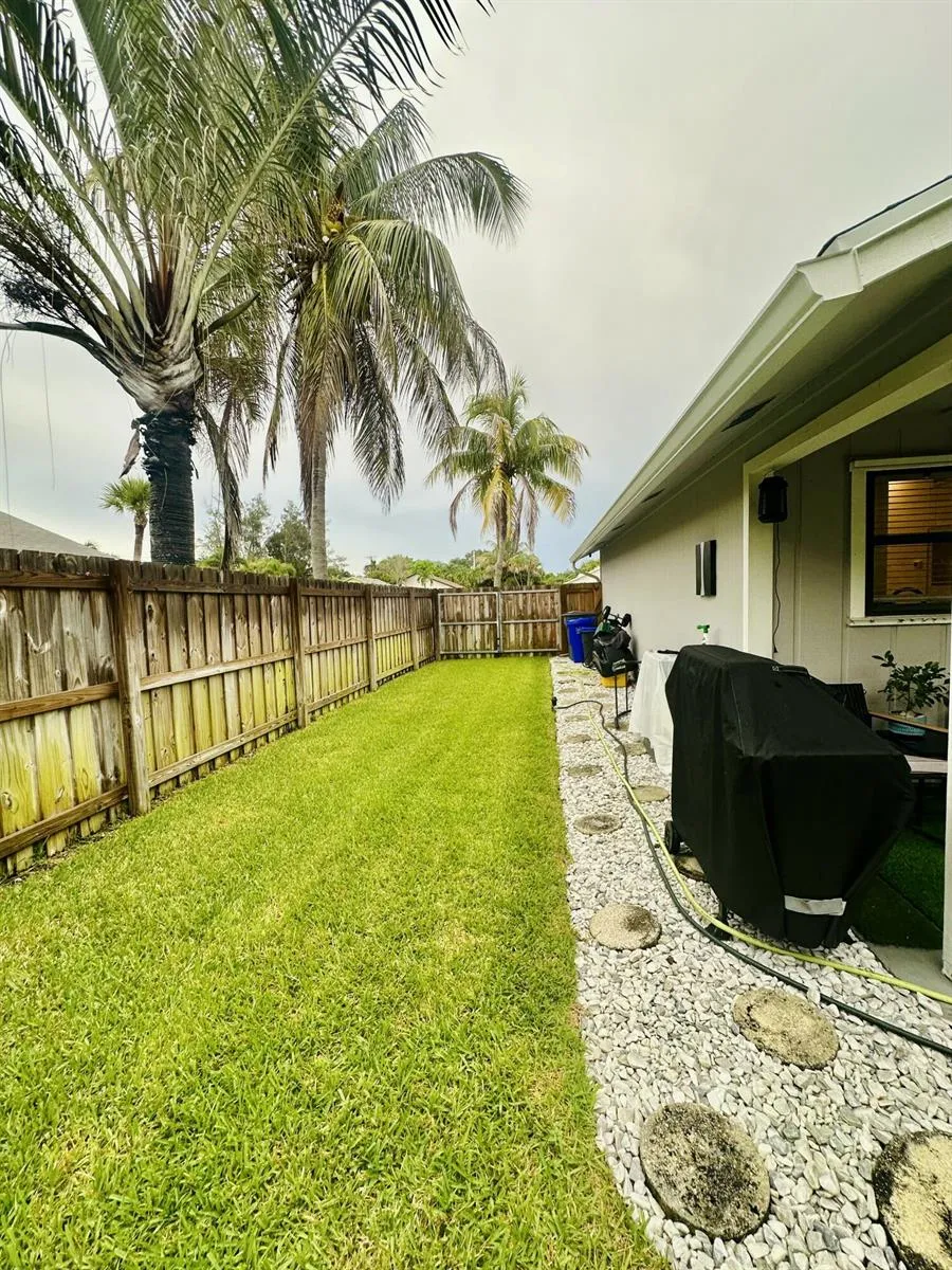 8715 SOL TERRACE West Palm Beach, FL 33403