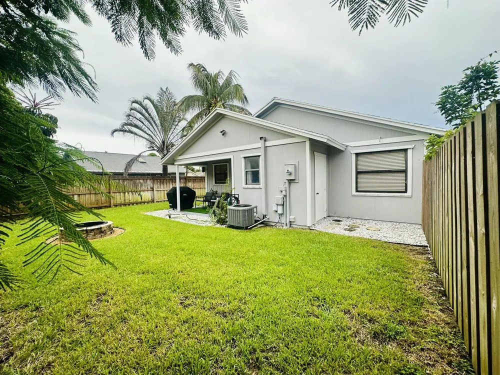 8715 SOL TERRACE West Palm Beach, FL 33403
