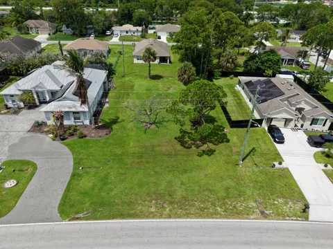 590 NW Bayshore Boulevard