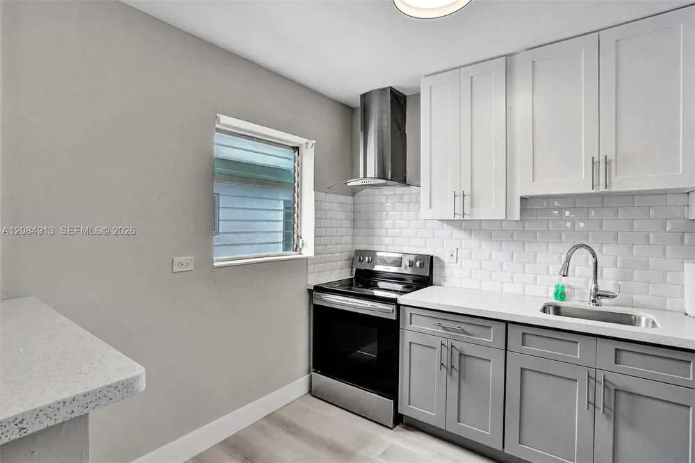 1430 16th St #1 Miami Beach, FL 33139