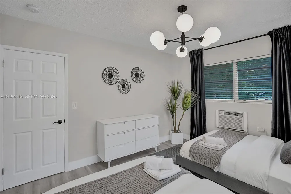 1430 16th St #1 Miami Beach, FL 33139