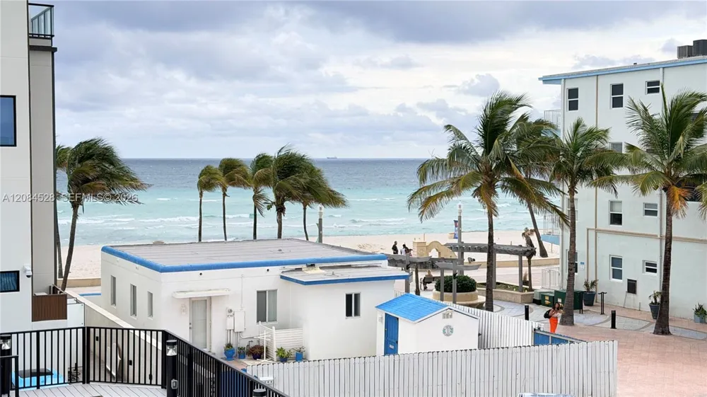 321 Wilson St #A105 Hollywood, FL 33019