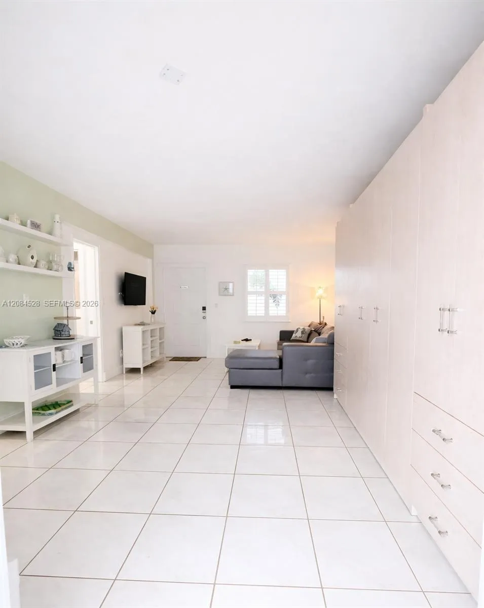 321 Wilson St #A105 Hollywood, FL 33019