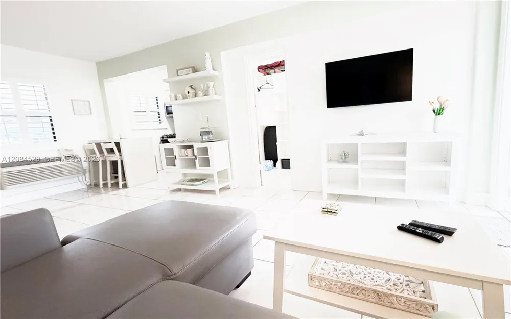 321 Wilson St #A105 Hollywood, FL 33019