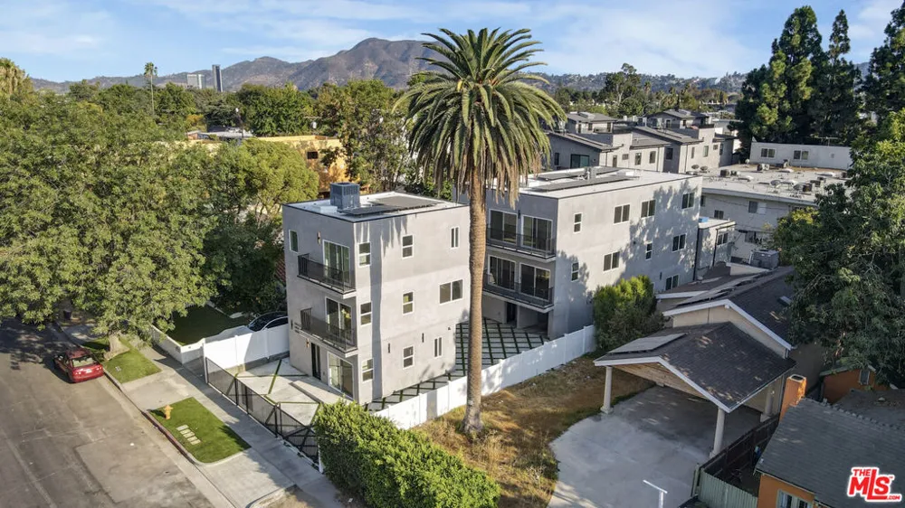 10826 Hesby Street North Hollywood, CA 91601