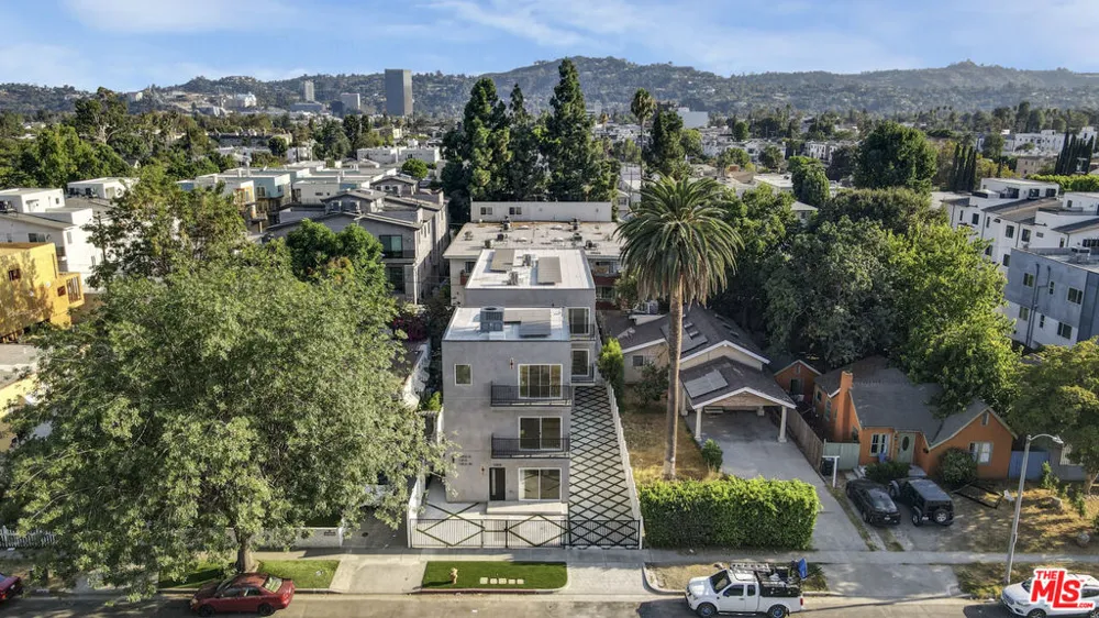 10826 Hesby Street North Hollywood, CA 91601
