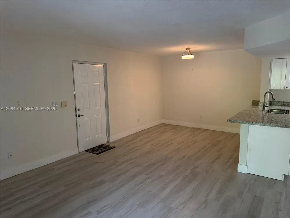 18840 NW 57th Ave #207 Hialeah, FL 33015