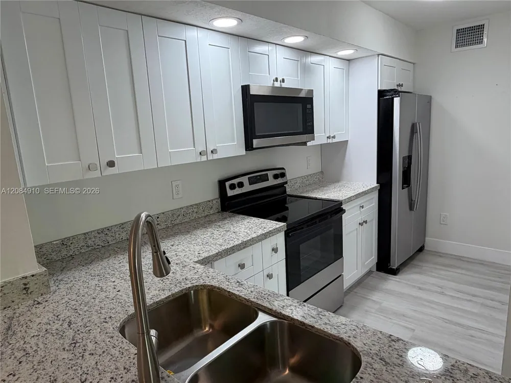 18840 NW 57th Ave #207 Hialeah, FL 33015