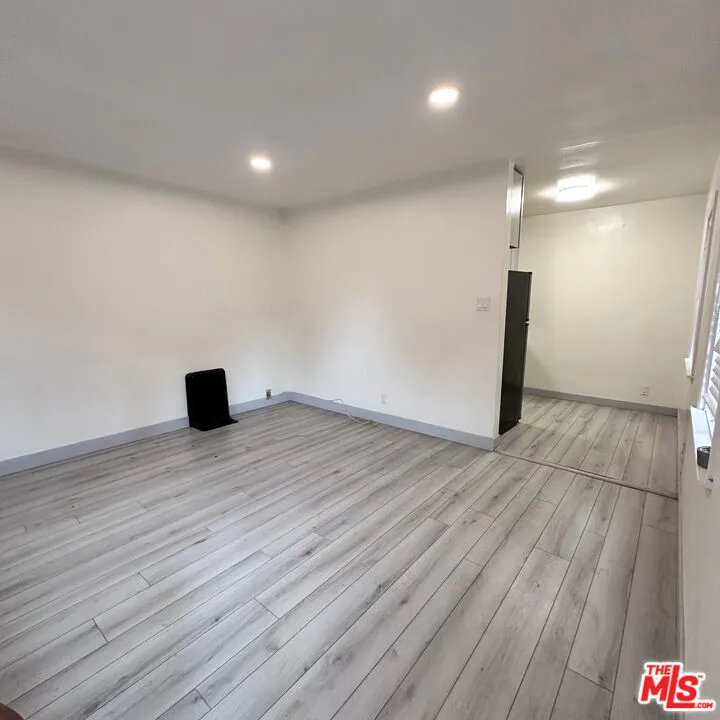 11223 Emelita Street #1/4 Los Angeles, CA 91601