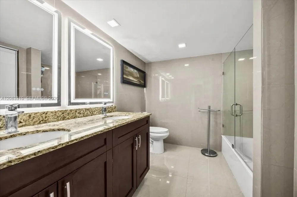 800 Parkview Dr #709 Hallandale Beach, FL 33009