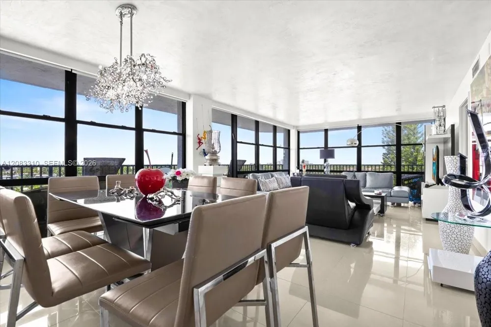 800 Parkview Dr #709 Hallandale Beach, FL 33009