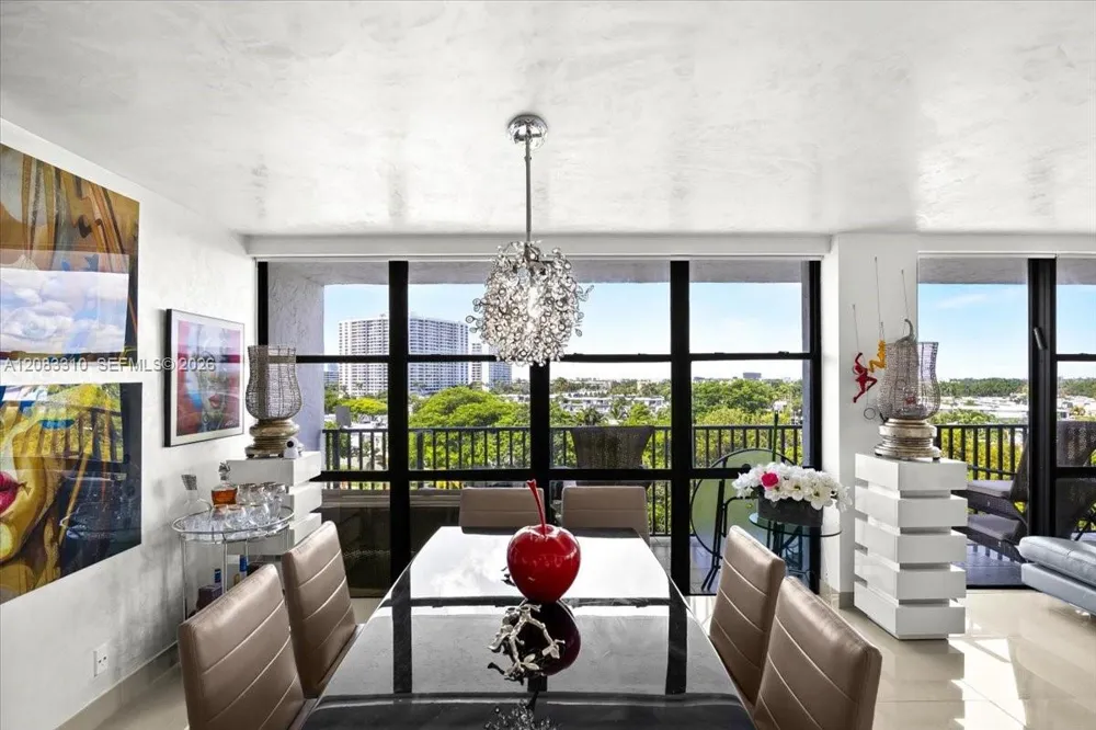 800 Parkview Dr #709 Hallandale Beach, FL 33009