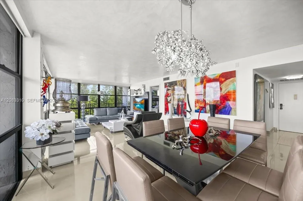 800 Parkview Dr #709 Hallandale Beach, FL 33009