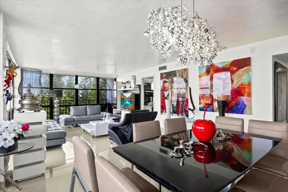 800 Parkview Dr #709 Hallandale Beach, FL 33009