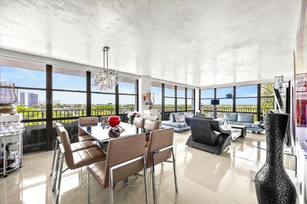 800 Parkview Dr #709 Hallandale Beach, FL 33009