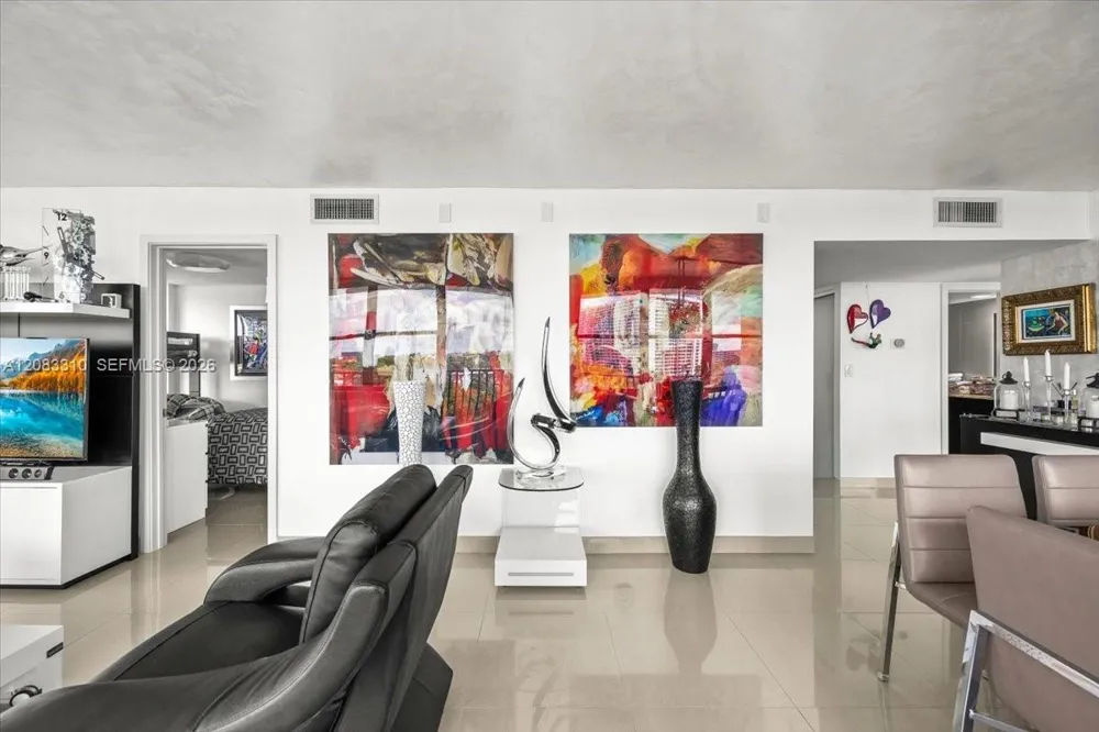 800 Parkview Dr #709 Hallandale Beach, FL 33009