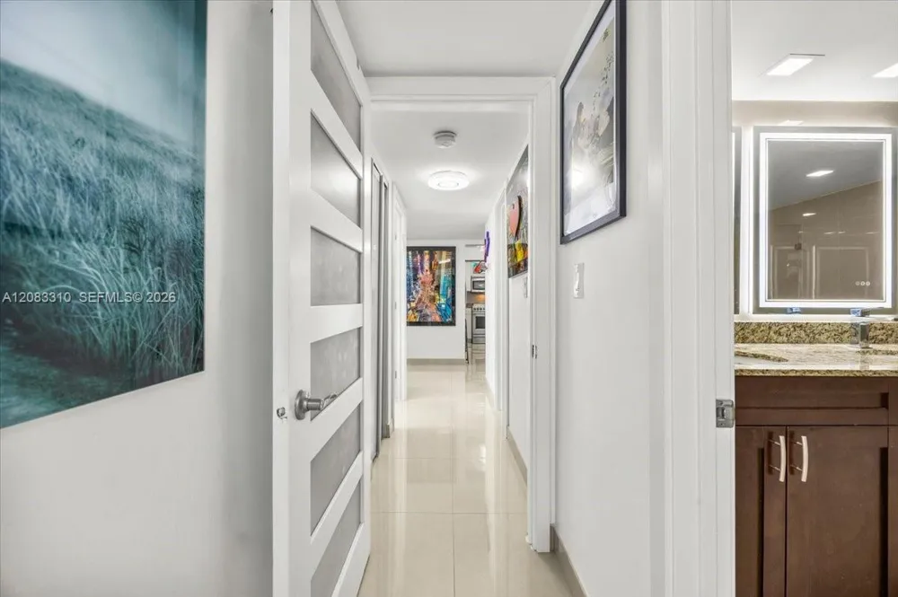 800 Parkview Dr #709 Hallandale Beach, FL 33009