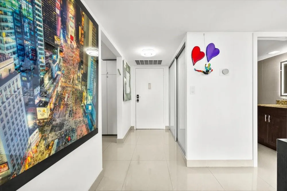 800 Parkview Dr #709 Hallandale Beach, FL 33009