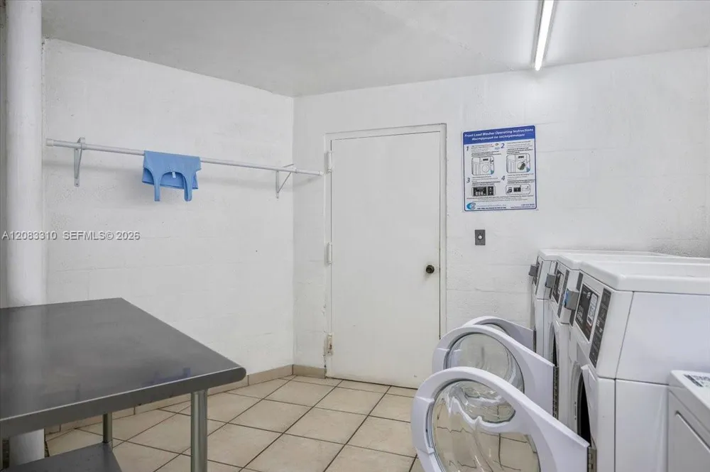 800 Parkview Dr #709 Hallandale Beach, FL 33009