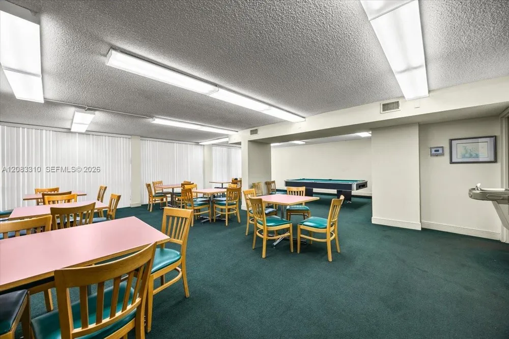 800 Parkview Dr #709 Hallandale Beach, FL 33009