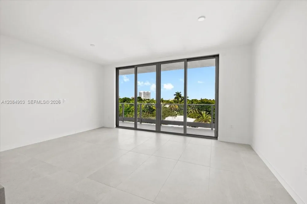 2200 Brickell Avenue #422 Miami, FL 33129