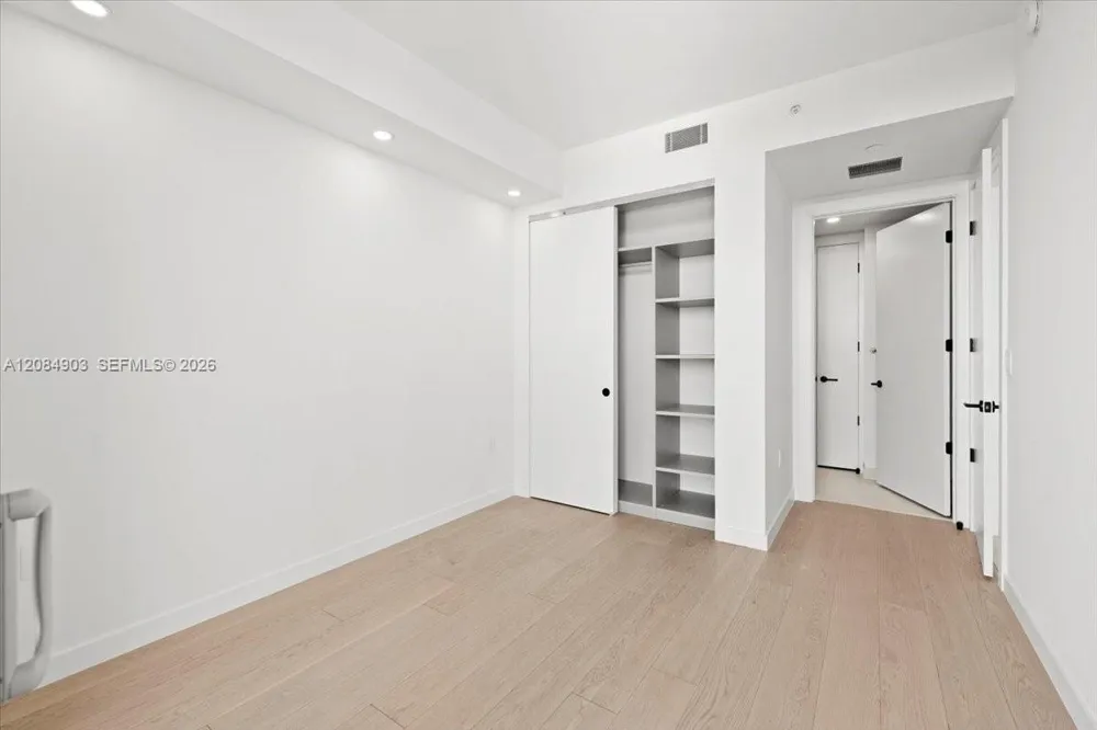 2200 Brickell Avenue #422 Miami, FL 33129
